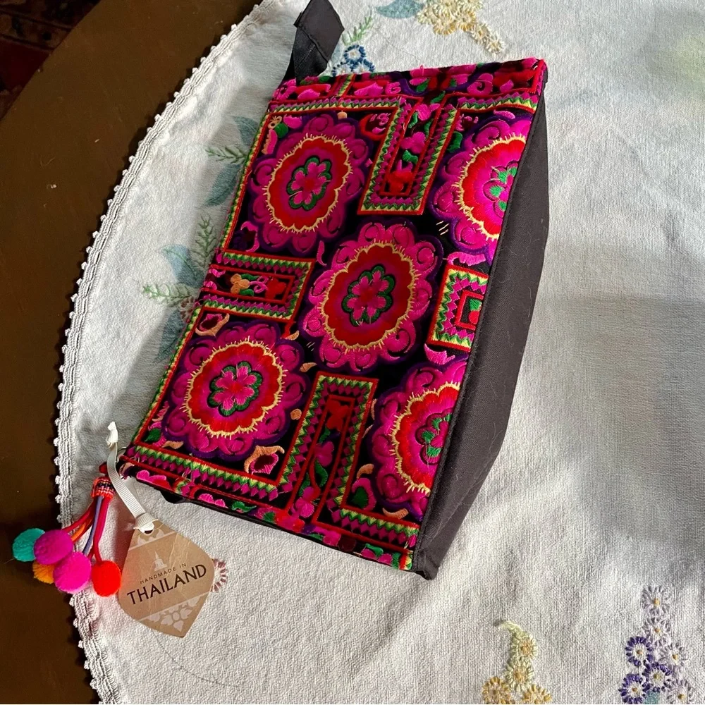 Cosmetic Travel Bag/ Organizer. Hand Embroidered Floral Thai Design. 11.5" x7.5 - Picture 3 of 12